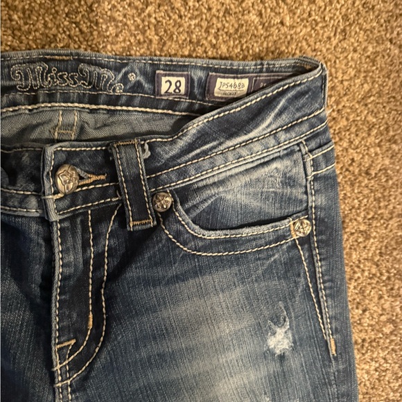 Stylish Blue Distressed Women Jeans - Picture 2 of 4